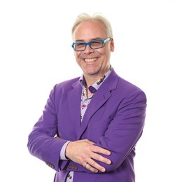 母女烈日救老人 牵出一段“接生缘”